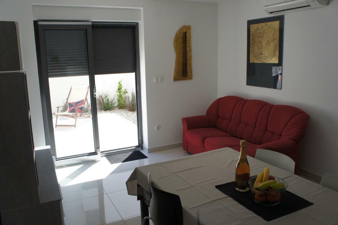 Apartment White Vantacici Eksteriør bilde